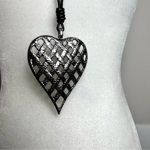 Necklace Silver Large Heart Metal Pendant - Picture 2 of 5